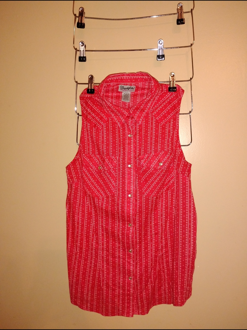 Wrangler Red Sleeveless Snap-Front Western Top
